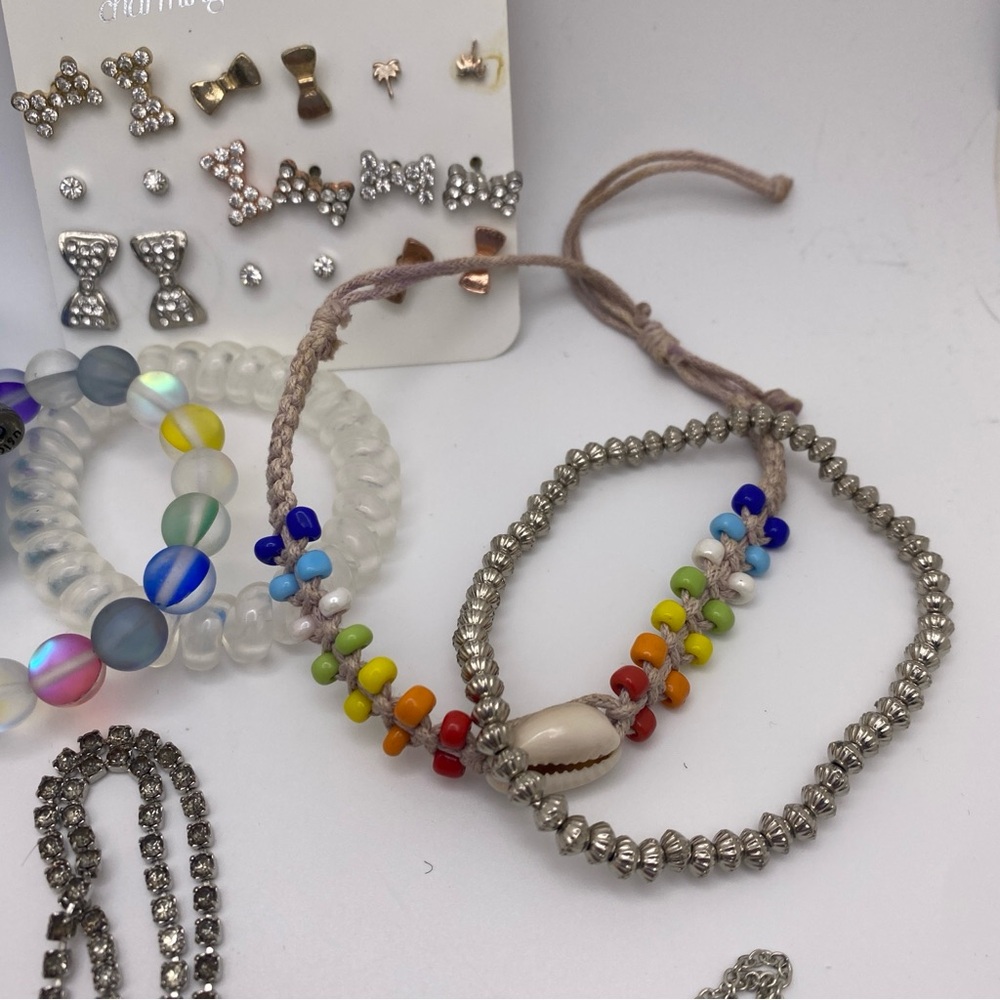 Charming Charlie Teen Jewelry Set with 9 NWT Earrings, Necklaces & Bracelets - Picture 4 of 7